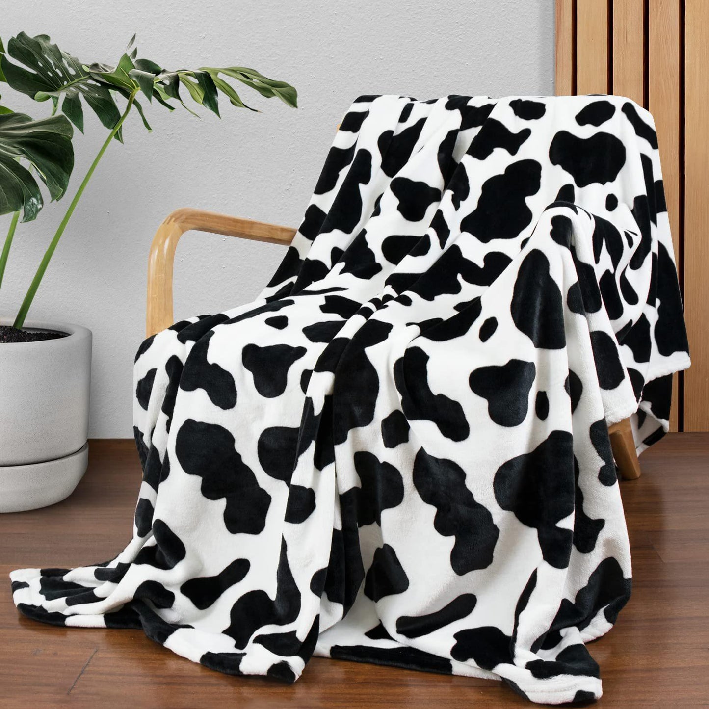 Cow Print Flannel Blanket – Soft Nordic-Style Throw for All Seasons - The Ginger Toy Shop