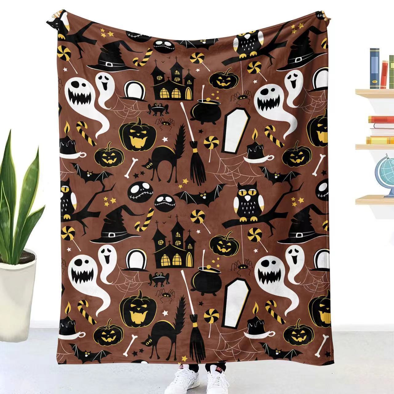 🎃🕸️ Halloween Flannel Blanket – Cozy & Spooky Vibes 🧙♀️🧺 - The Ginger Toy Shop